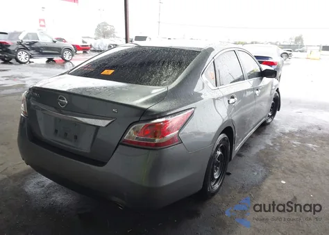2015 Nissan Altima 2.5/2.5 S/2.5 Sl/2.5 Sv z USA, uszkodzony, nr VIN 1N4AL3AP9FN300596